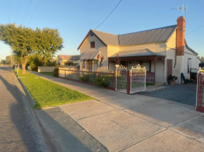 Relaxing on Vale B & B Nagambie